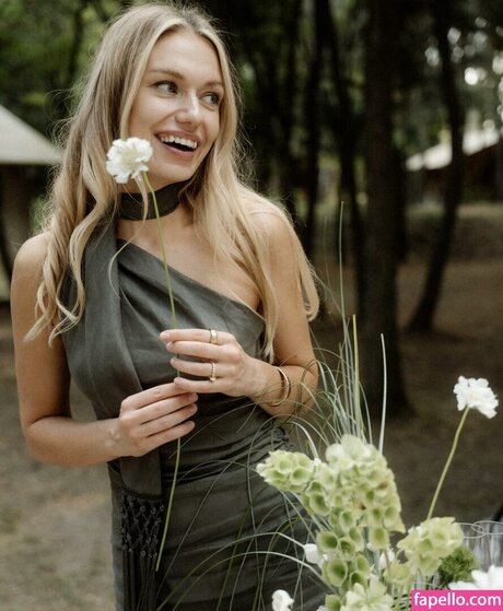 tonyapredko erotic actress pic