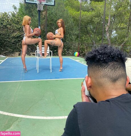 Alyshia Barragan sexy model images