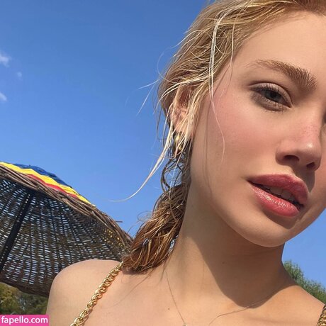 Duygu German best star picture