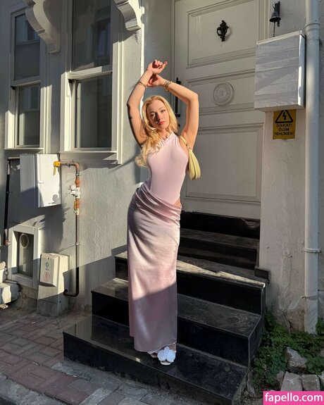 Duygu German star free gallery