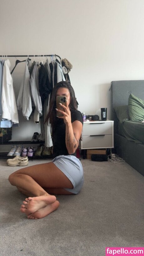 Elisha Walbyoff nice actress images