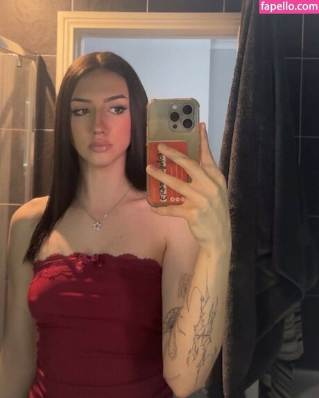 Elisha Walbyoff naked model photos