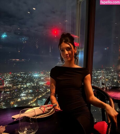 Elisha Walbyoff nice model photo