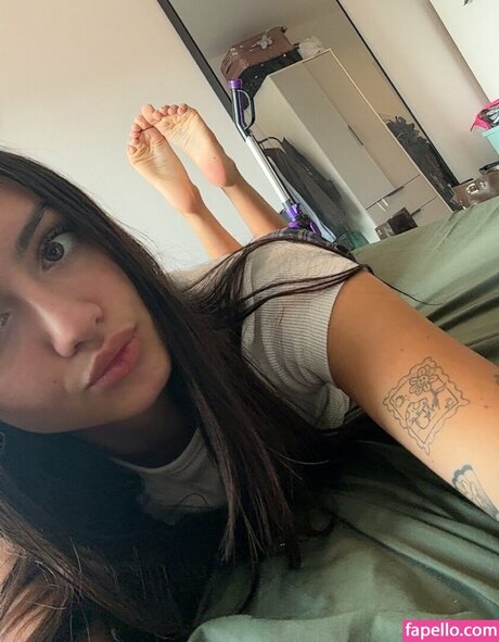 Elisha Walbyoff nice model picture