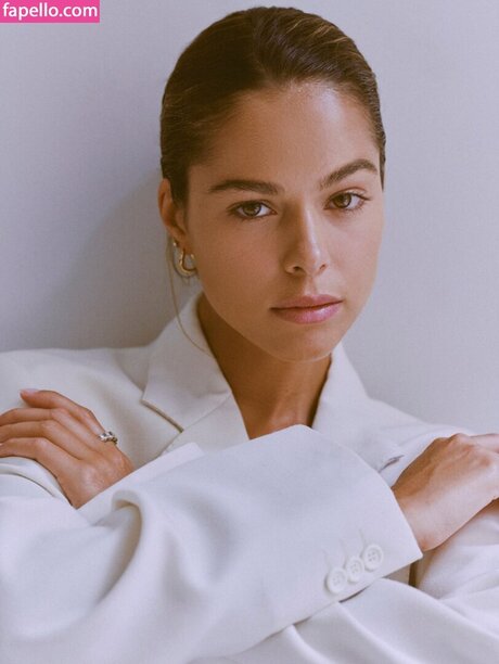 Elissa Burns star sexy photos