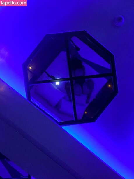 Sharon Goncalves sexy actress img