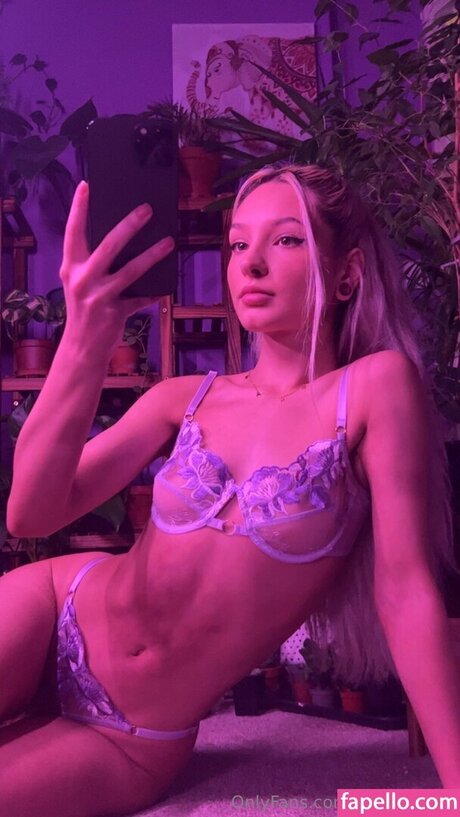 Mirielle Mae star porn archive