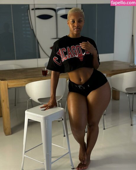 Faustina Thobakgale model top pic