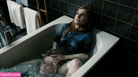 Josefine Preu_ erotic actress pics