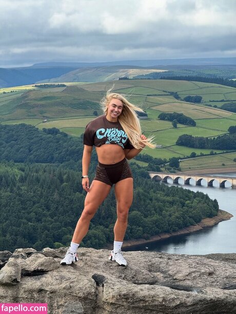 Livi Sheldon hd model images