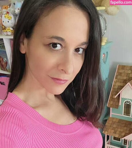 Sarah Gregory star free pic