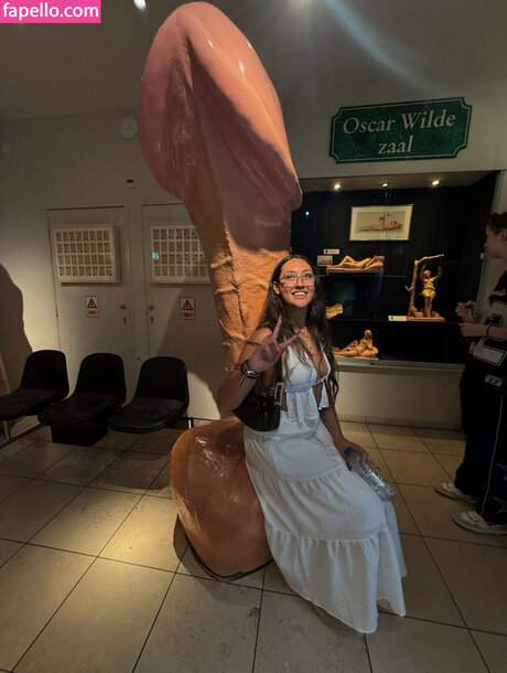 Teleaevansss naked pornstar pics