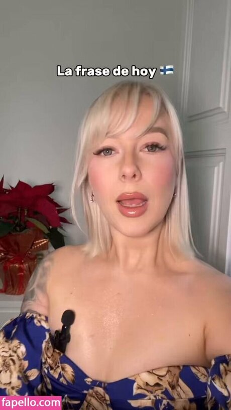 sinimakeup adult model picture