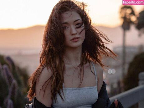 Reina Hardesty hot model pictures