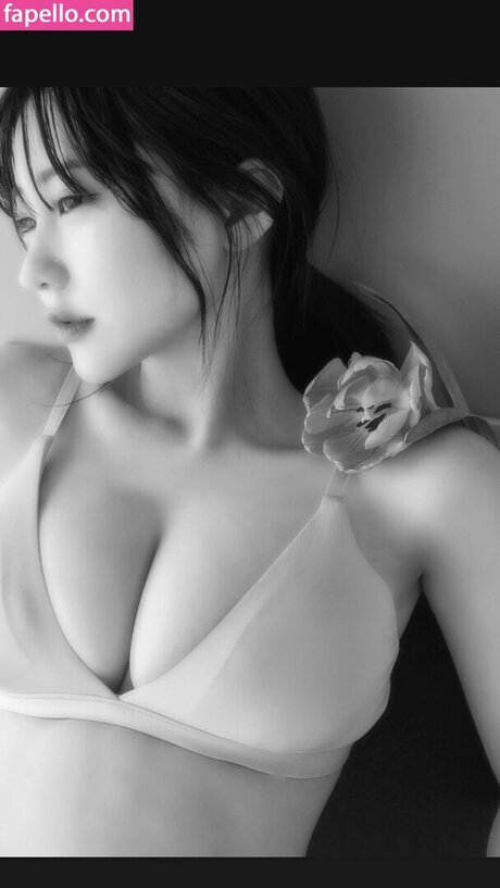 Tanaka Miku free model pics