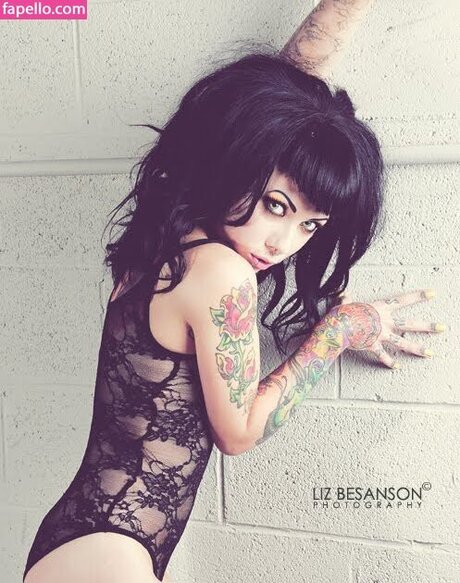 MeGaN MaSsACrE exclusive model photos