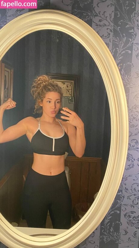 Zayda Steel model pretty photo