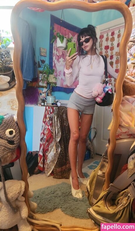 mama moons model nude gallery