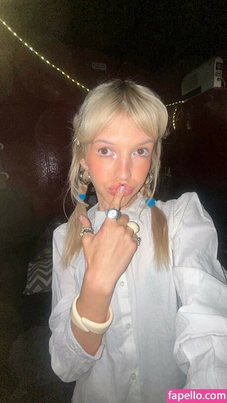 Kat Madeira sexy pornstar pics