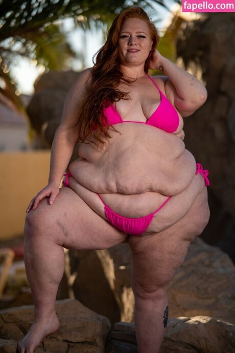 Julie Ginger pornographic model pictures