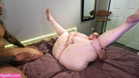 Julie Ginger nude model img