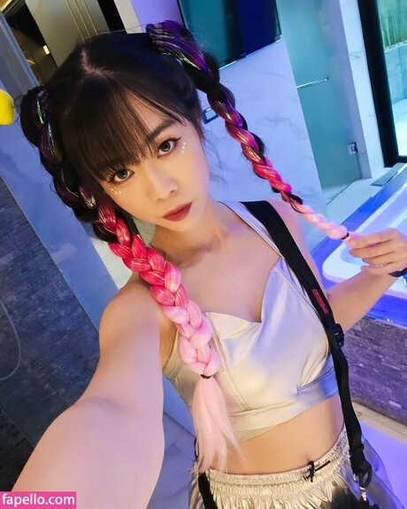 Wolfsbanee porn star photo