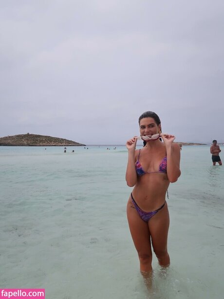 Mariana Goldfarb free actress pic