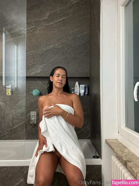 Shanny Streete pornstar photos