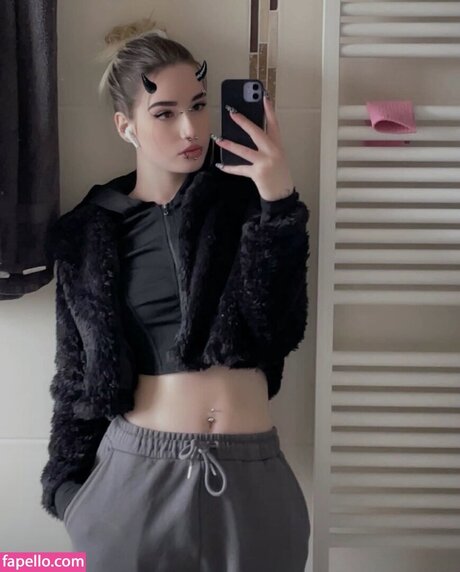 sky stn_ pornstar sexy picture