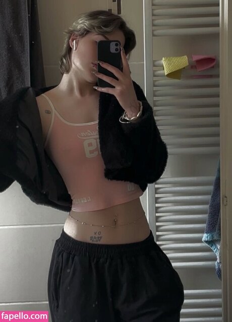 sky stn_ star nudes images