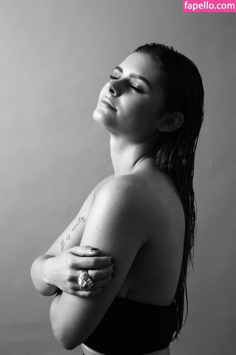 Jacquielee perfect model image