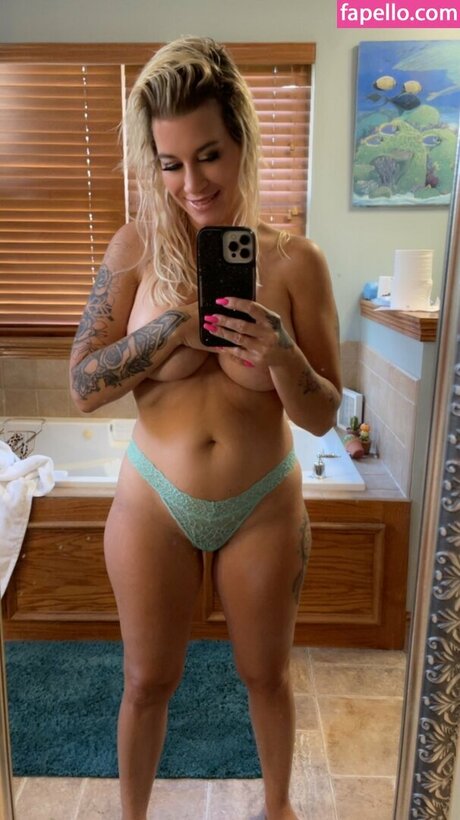 Charlizerazor pornographic actress image