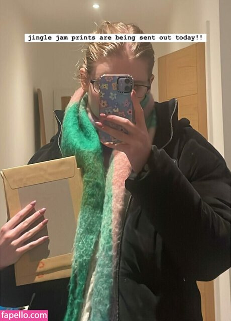 Hoxie Loxie star photos