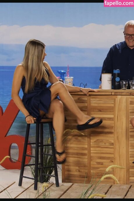 Pearl Tv Upskirt adult star gallery