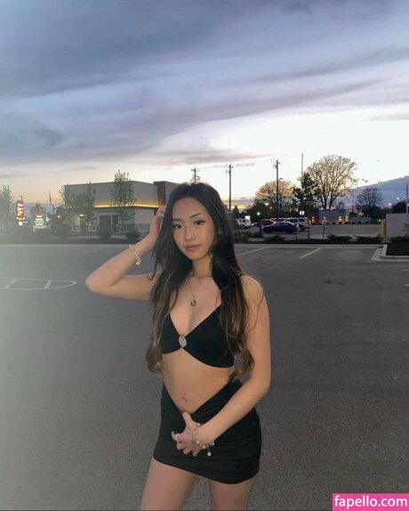 Daisy Chang nude actress pic