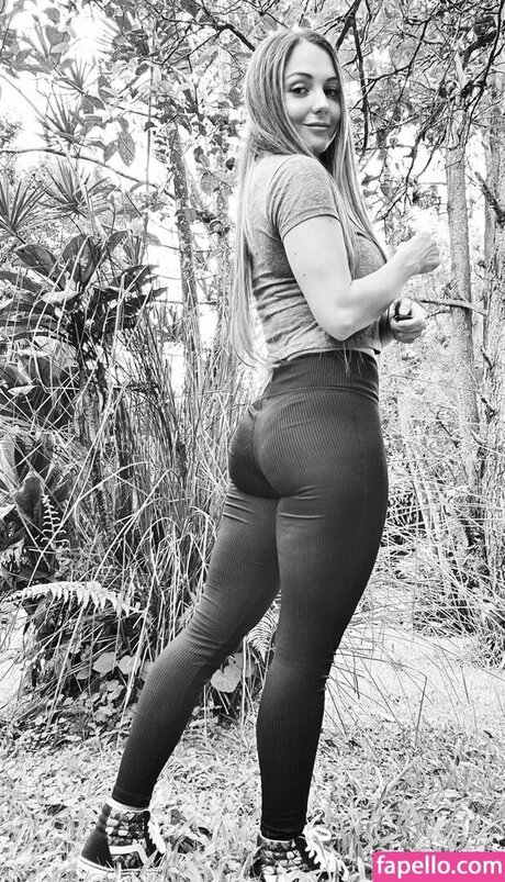 Melissa Diakova nude pornstar archive