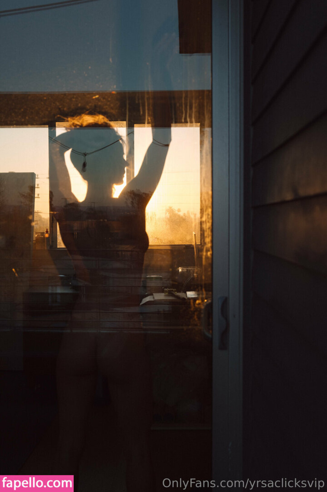 Yrsa Clicks model pornographic pics