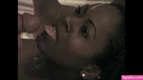 Kiwi Sweet star adult picture