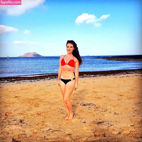 Amber Doig model beautiful gallery