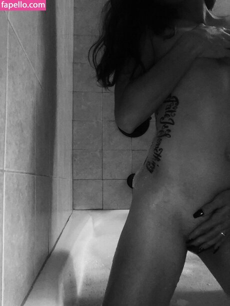 Kimiblair_ model naked images