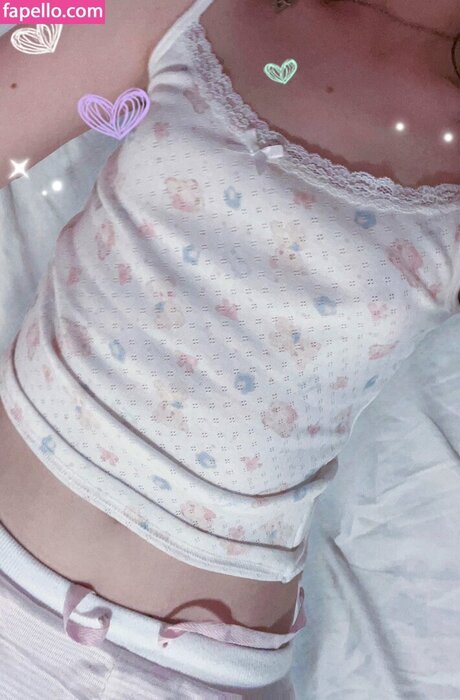 LittleNiiVT pretty actress pics