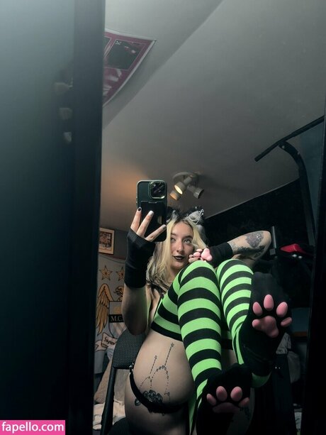 Myst1cnympho model adult photo