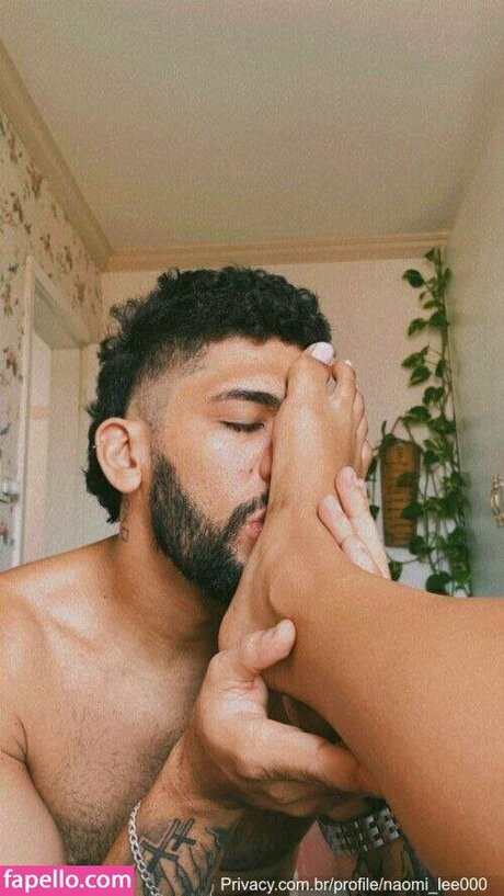 Laish Scully star pornographic photos