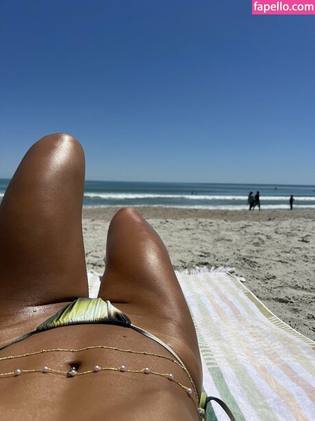 Kendal Grey high quality star photo