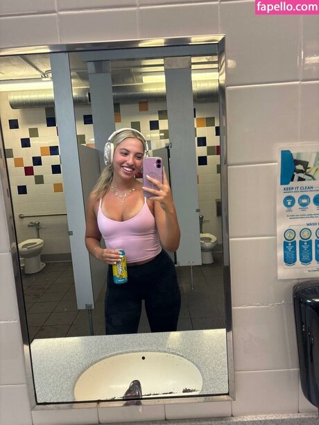 Cloud ASMR star porn pic