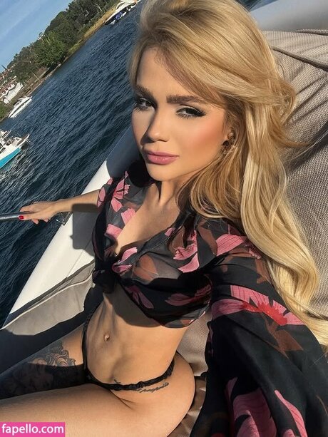 Debora Julia star xxx gallery