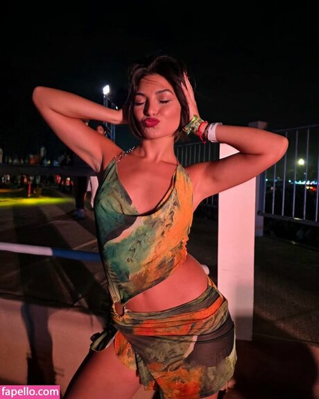 martumorales star nude pics