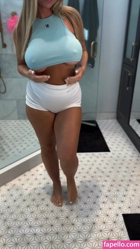 Omgitsnora pornstar sexy picture