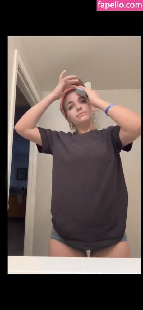 madisons the shit model exclusive photo