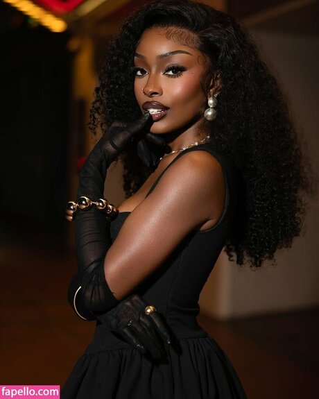 Coco Watson sexy star photos